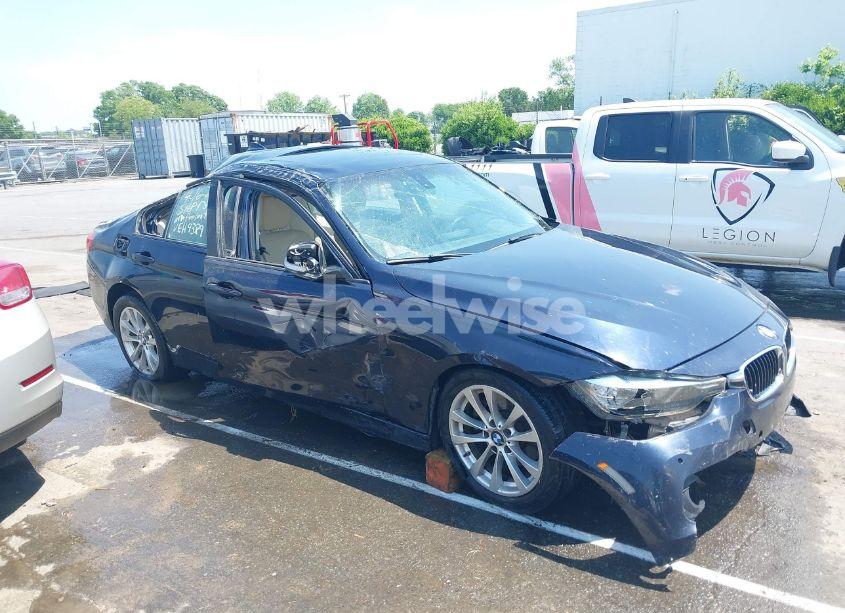 2017 Bmw 320i (VIN WBA8E1G58HNU14926) main photo