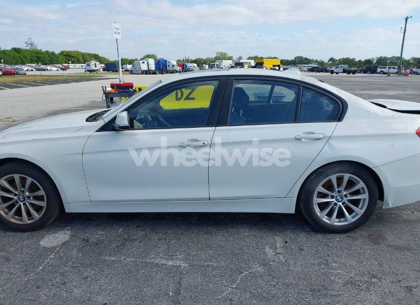 Photo 14 of 2017 Bmw 320i XDRIVE (VIN WBA8E5G39HNU44894)