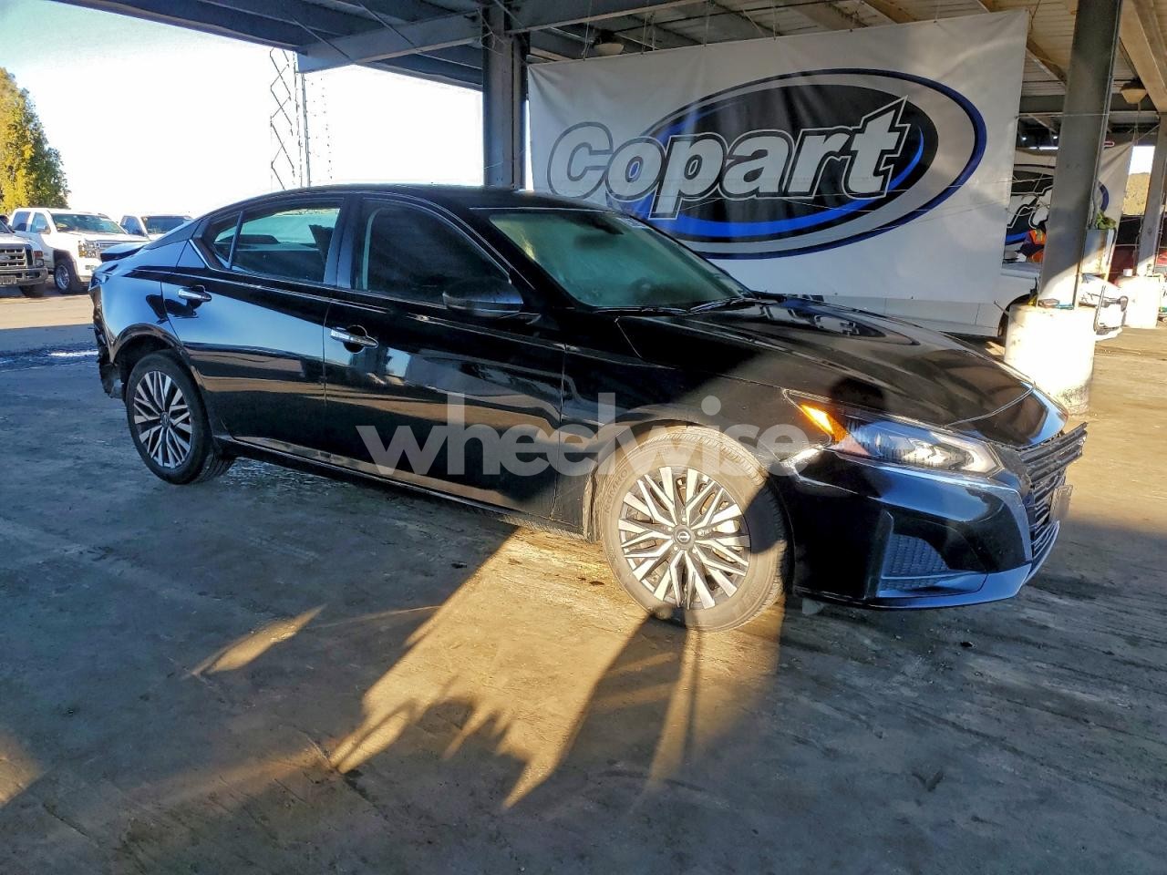 Photo 4 of 2025 NISSAN ALTIMA SV (VIN WBAFU7C5XBC780473)