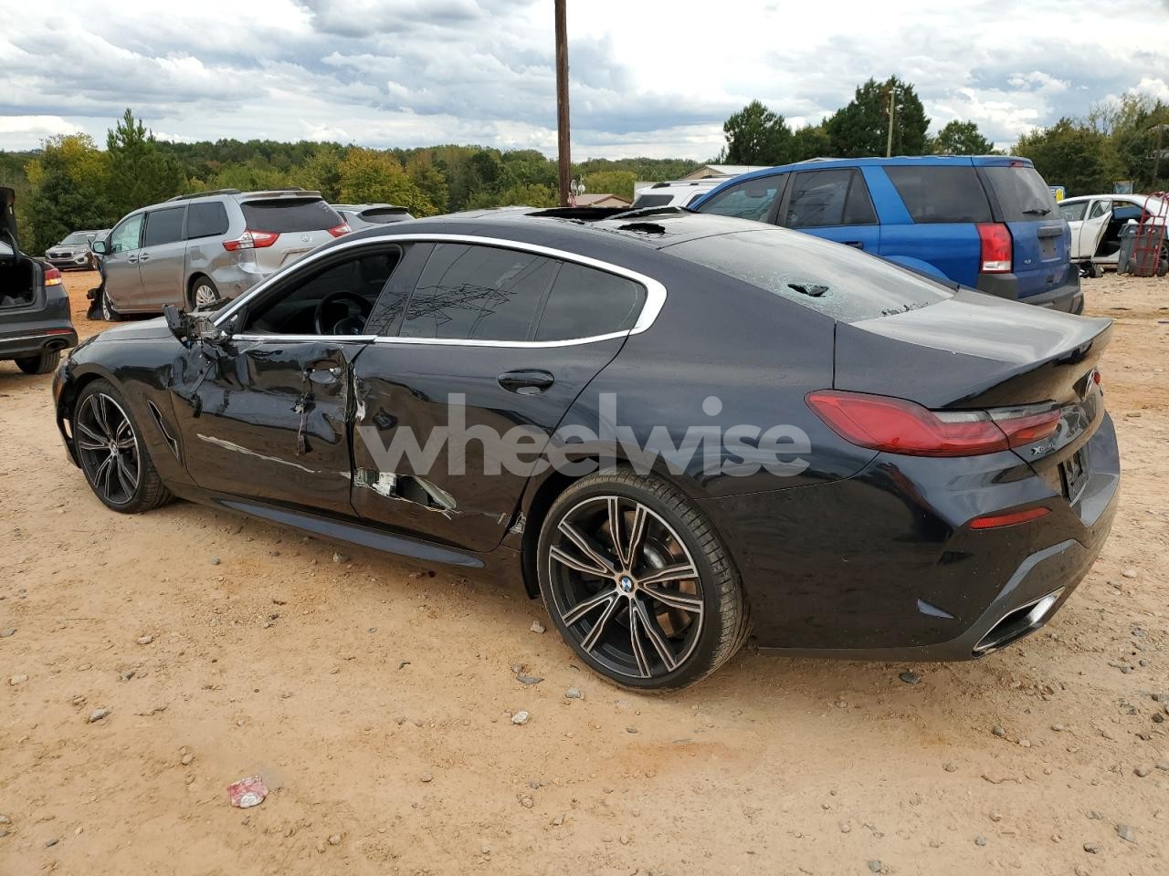Photo 2 of 2022 BMW M850XI (VIN WBAGV8C01NCH51236)