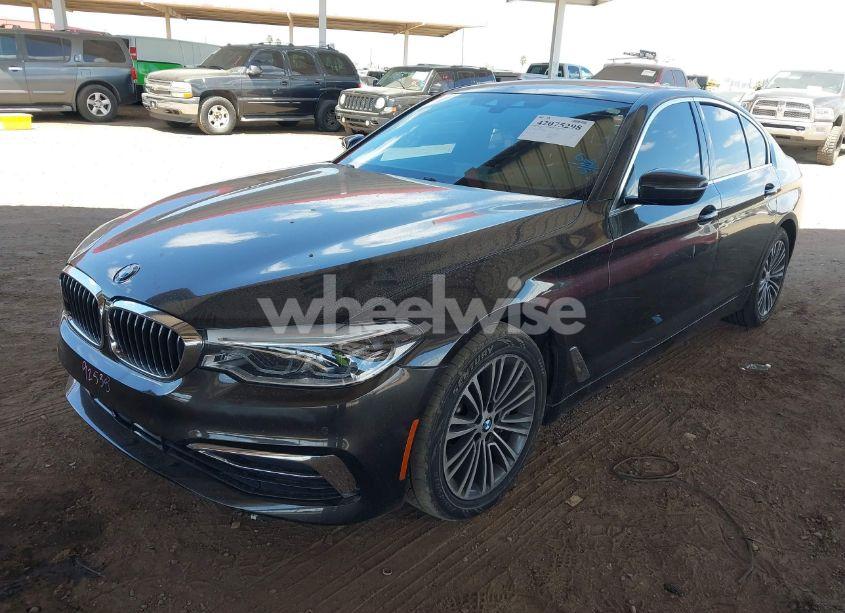 Photo 2 of 2019 Bmw 530i (VIN WBAJA5C52KWW20562)