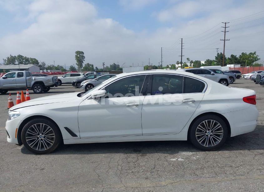 Photo 14 of 2018 Bmw 530i (VIN WBAJA5C54JWA39033)