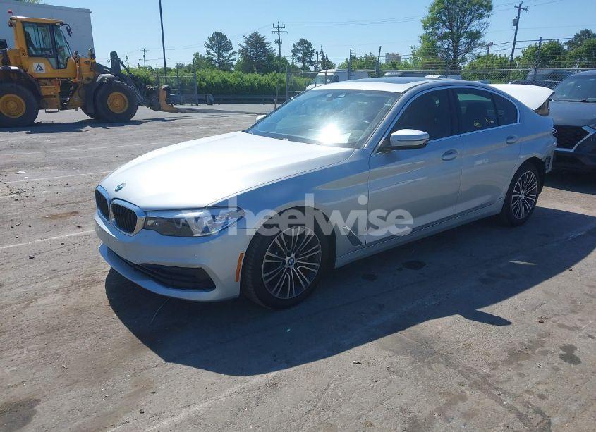 Photo 2 of 2019 Bmw 530i (VIN WBAJA5C5XKWW07106)
