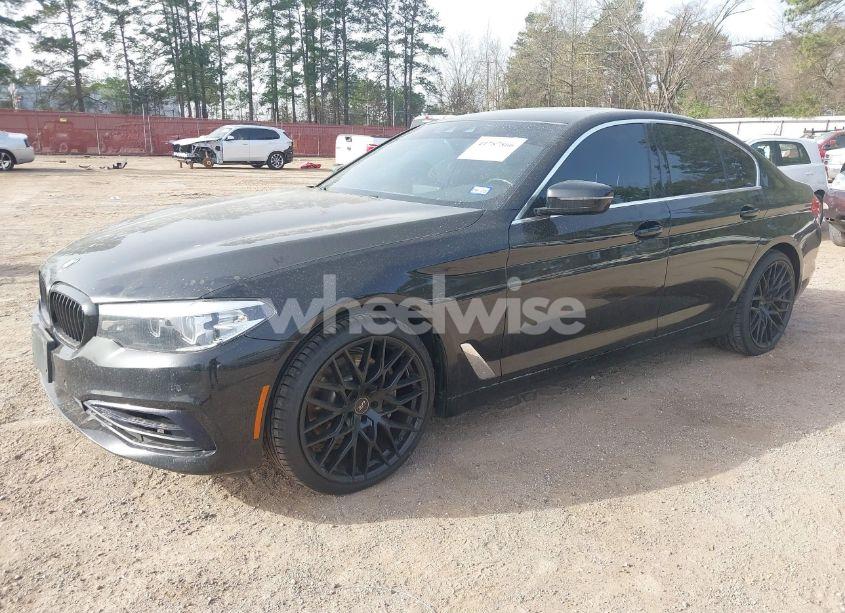 Photo 2 of 2019 Bmw 530i XDRIVE (VIN WBAJA7C54KWW17612)