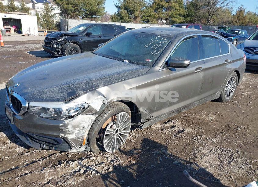 Photo 2 of 2019 Bmw 530i XDRIVE (VIN WBAJA7C54KWW40517)