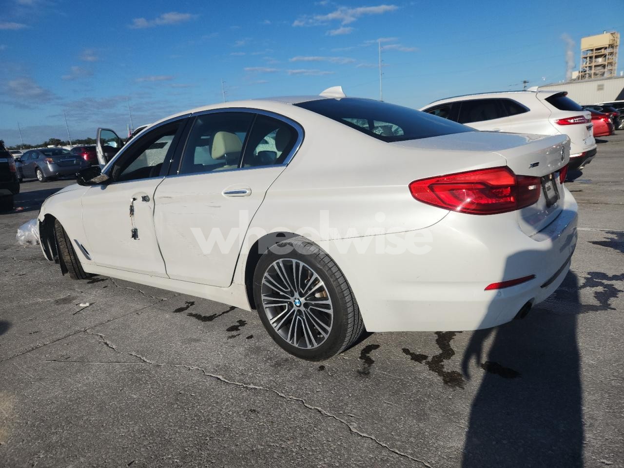 Photo 2 of 2018 BMW 530 XI (VIN WBAJA7C58JWC76622)