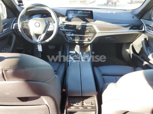 Photo 2 of 2020 BMW 530E (VIN WBAJA9C05LCD47635)