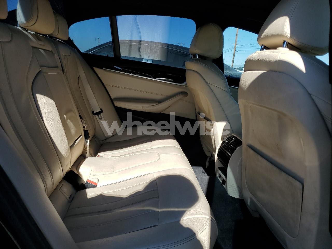 Photo 10 of 2018 BMW 530E (VIN WBAJA9C53JB032702)