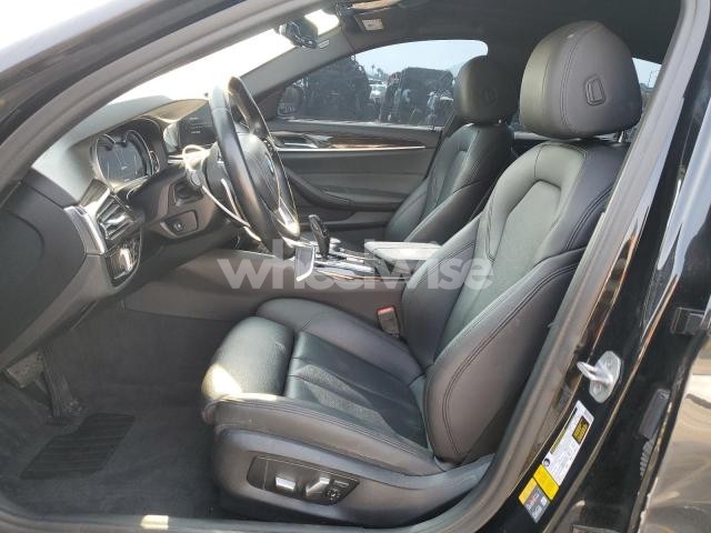 Photo 2 of 2019 BMW 530E (VIN WBAJA9C54KB389016)