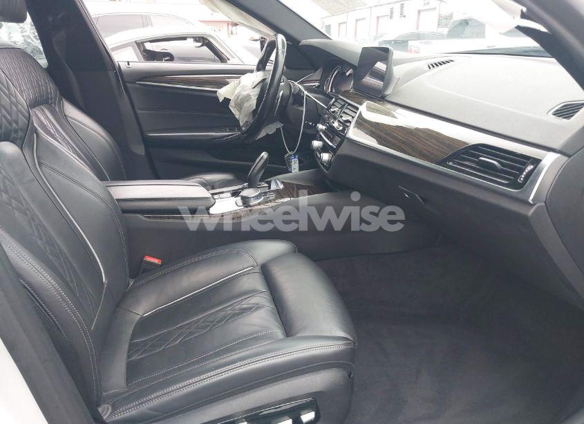 Photo 5 of 2018 Bmw 540i (VIN WBAJE5C53JWA98577)