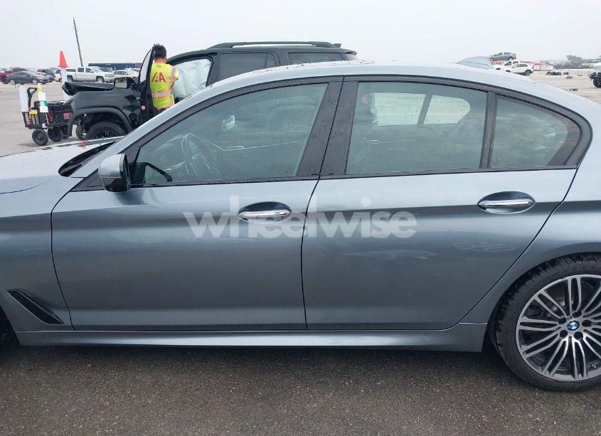Photo 14 of 2018 Bmw 540i (VIN WBAJE5C55JWA97785)