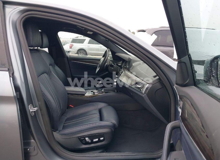Photo 5 of 2018 Bmw 540i (VIN WBAJE5C55JWA97785)