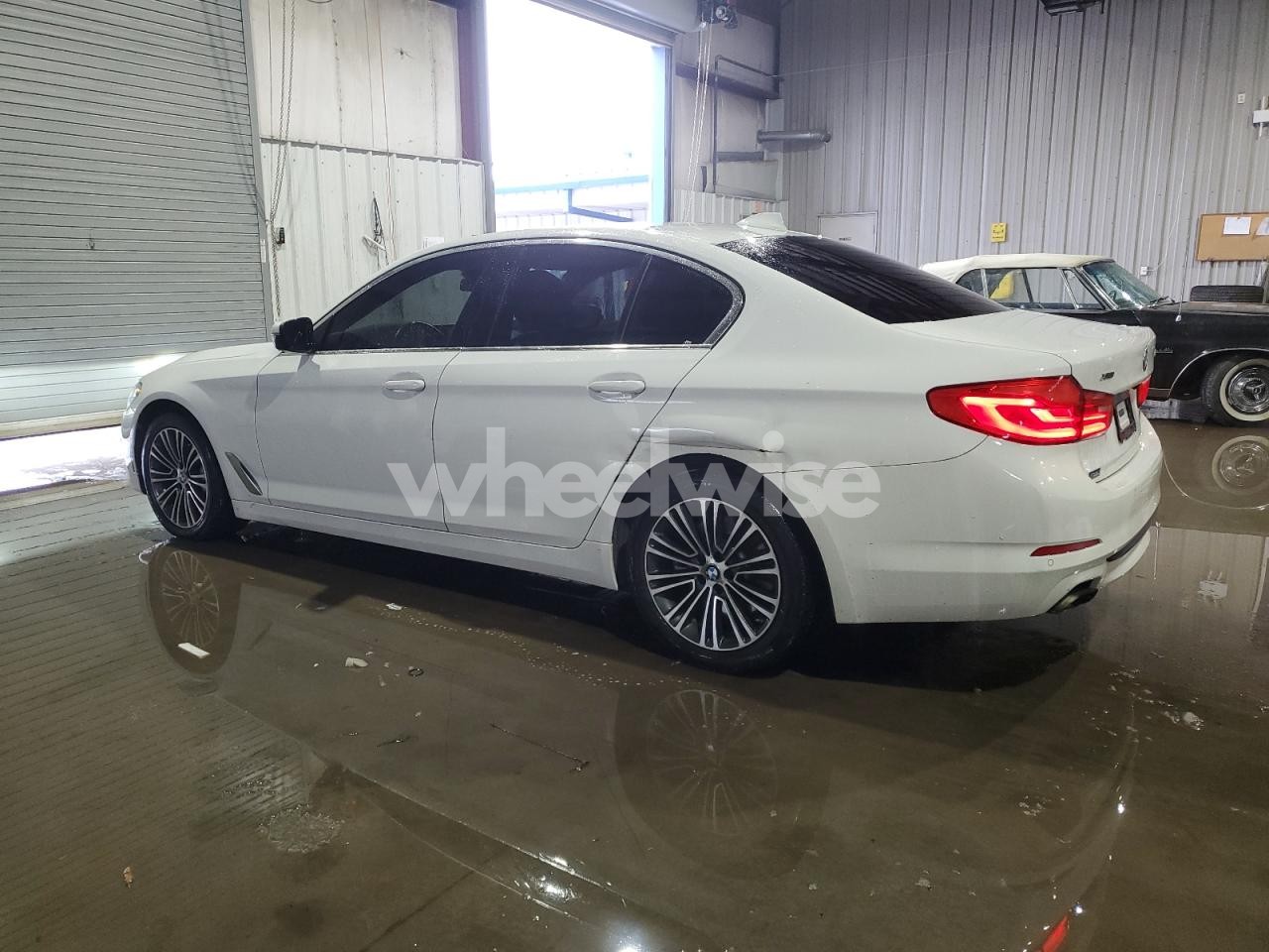 Photo 2 of 2019 BMW 540 XI (VIN WBAJE7C55KG893196)