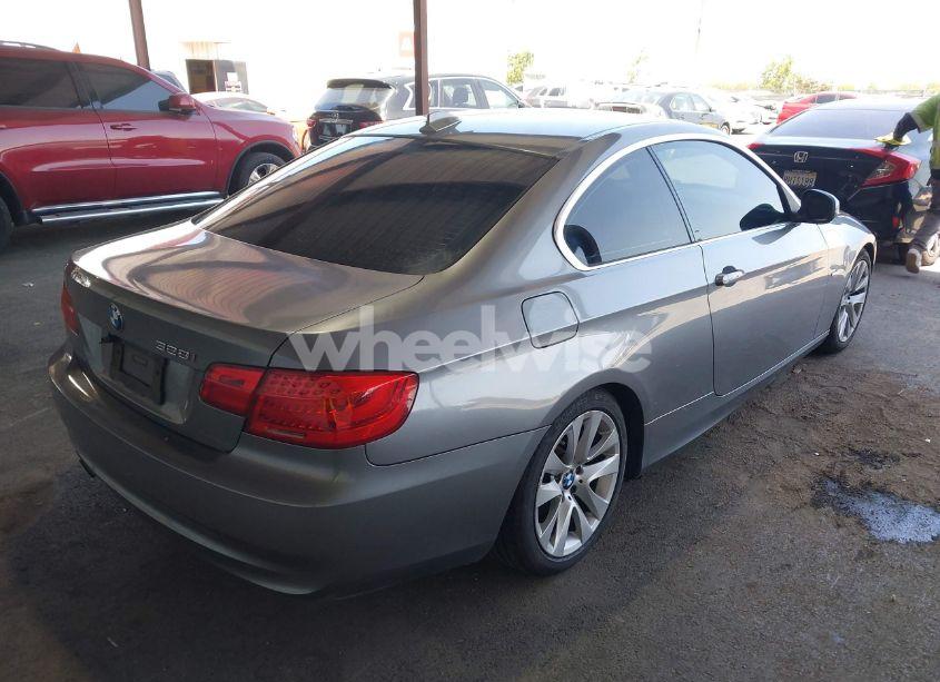Photo 4 of 2013 Bmw 328i (VIN WBAKE5C50DJ106928)