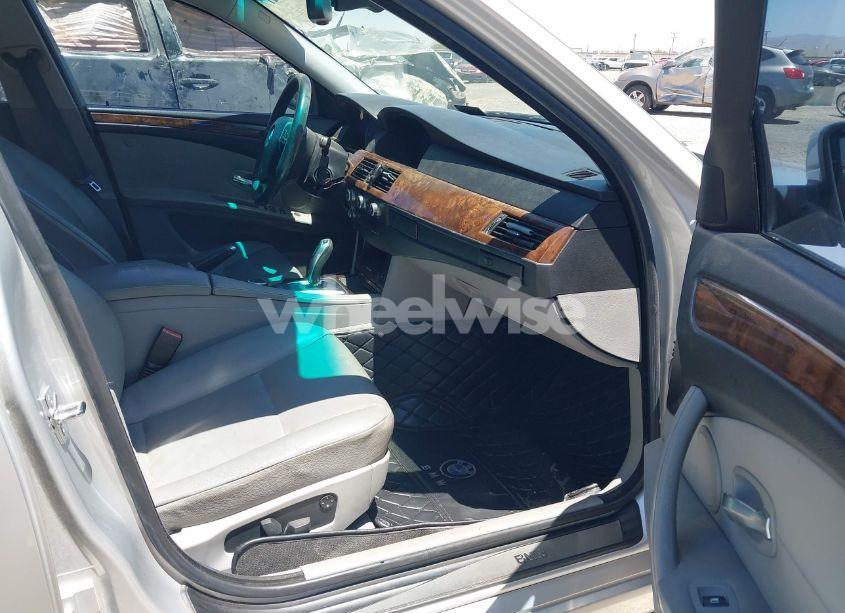 Photo 5 of 2008 Bmw 528i (VIN WBANU535X8CT19959)