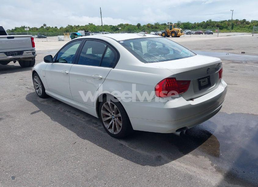Photo 3 of 2011 Bmw 328i (VIN WBAPH5G50BNM84521)