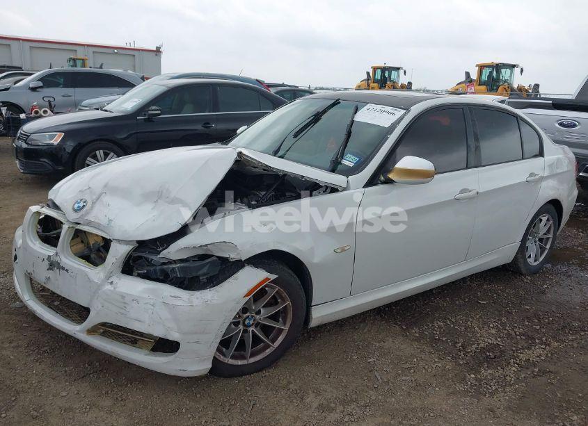 Photo 2 of 2010 Bmw 328i (VIN WBAPH7C51AA176278)