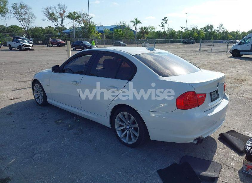 Photo 3 of 2011 Bmw 328i (VIN WBAPH7C59BE679776)