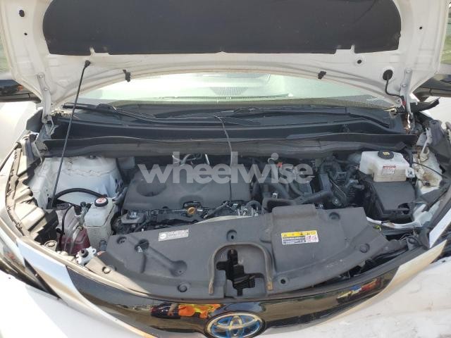 Photo 11 of 2022 TOYOTA SIENNA XSE (VIN WBAPH7G54BNN04958)