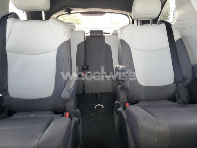 Photo 3 of 2022 TOYOTA SIENNA XSE (VIN WBAPH7G54BNN04958)