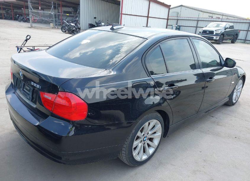 Photo 4 of 2011 Bmw 328i (VIN WBAPH7G55BNM59450)