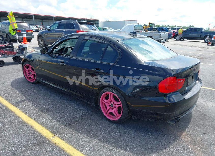 Photo 3 of 2010 Bmw 328i (VIN WBAPH7G58ANM52300)