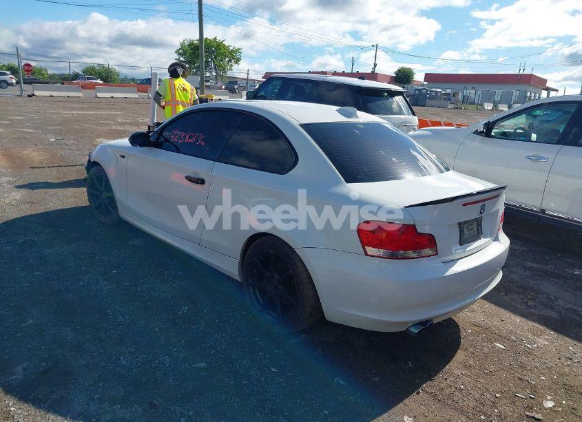 Photo 3 of 2009 Bmw 128i (VIN WBAUP73569VK75334)