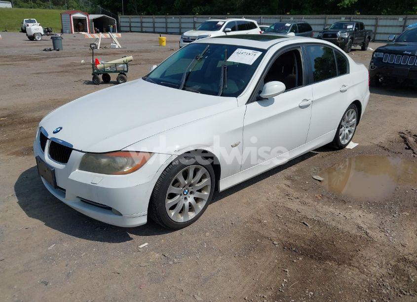 Photo 2 of 2008 Bmw 328xi (VIN WBAVC935X8K042486)