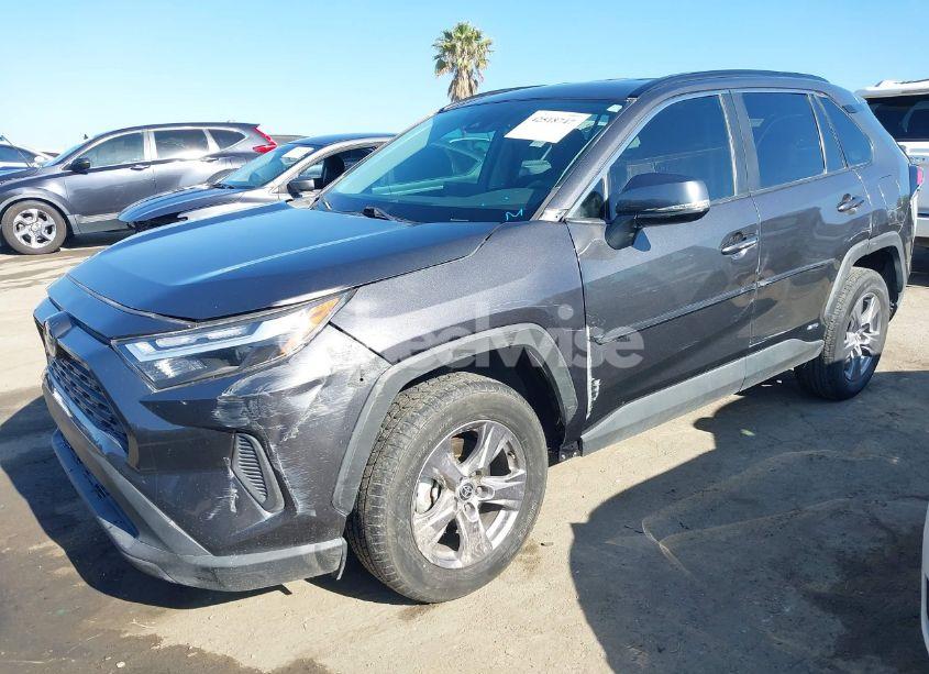 Photo 2 of 2022 Toyota Rav4 HYBRID XLE (VIN WBAVM1C50FV******)