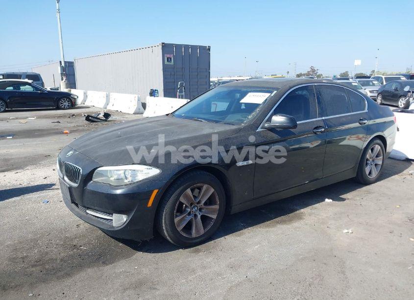 Photo 2 of 2013 Bmw 528i XDRIVE (VIN WBAXH5C50DDW14232)