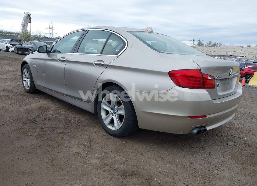 Photo 3 of 2013 Bmw 528i XDRIVE (VIN WBAXH5C54DD109052)