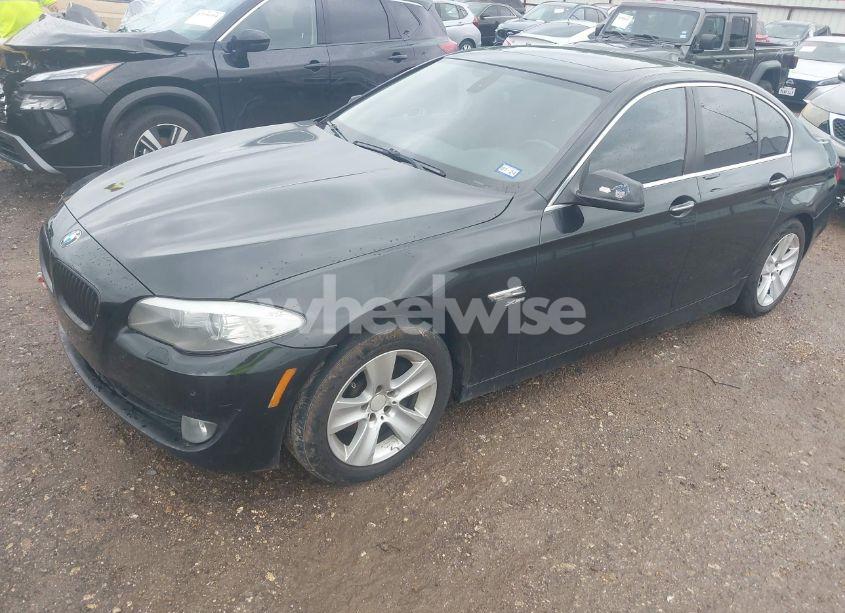 Photo 2 of 2012 Bmw 528i XDRIVE (VIN WBAXH5C56CDW04061)