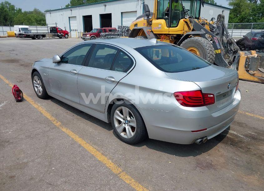 Photo 3 of 2013 Bmw 528i XDRIVE (VIN WBAXH5C57DD111863)