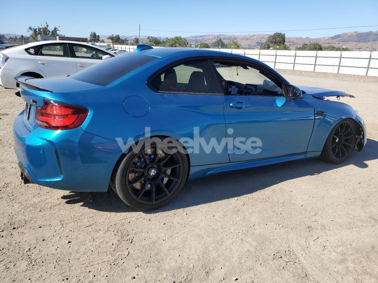 Photo 3 of 2020 BMW M2 COMPETITION (VIN WBS2U7C02L7F89254)