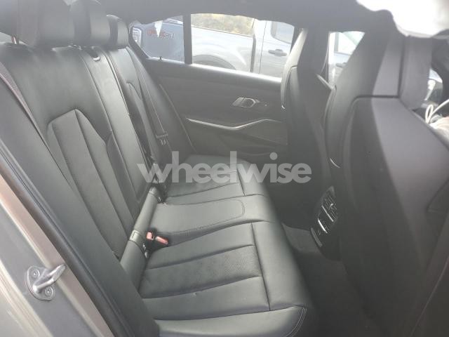 Photo 4 of 2021 BMW M3 COMPETITION (VIN WBS33AY05MFL21137)