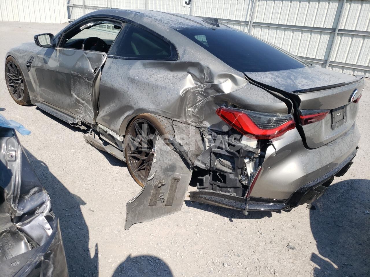 Photo 2 of 2022 BMW M4 COMPETITION (VIN WBS43AZ01NCK66403)