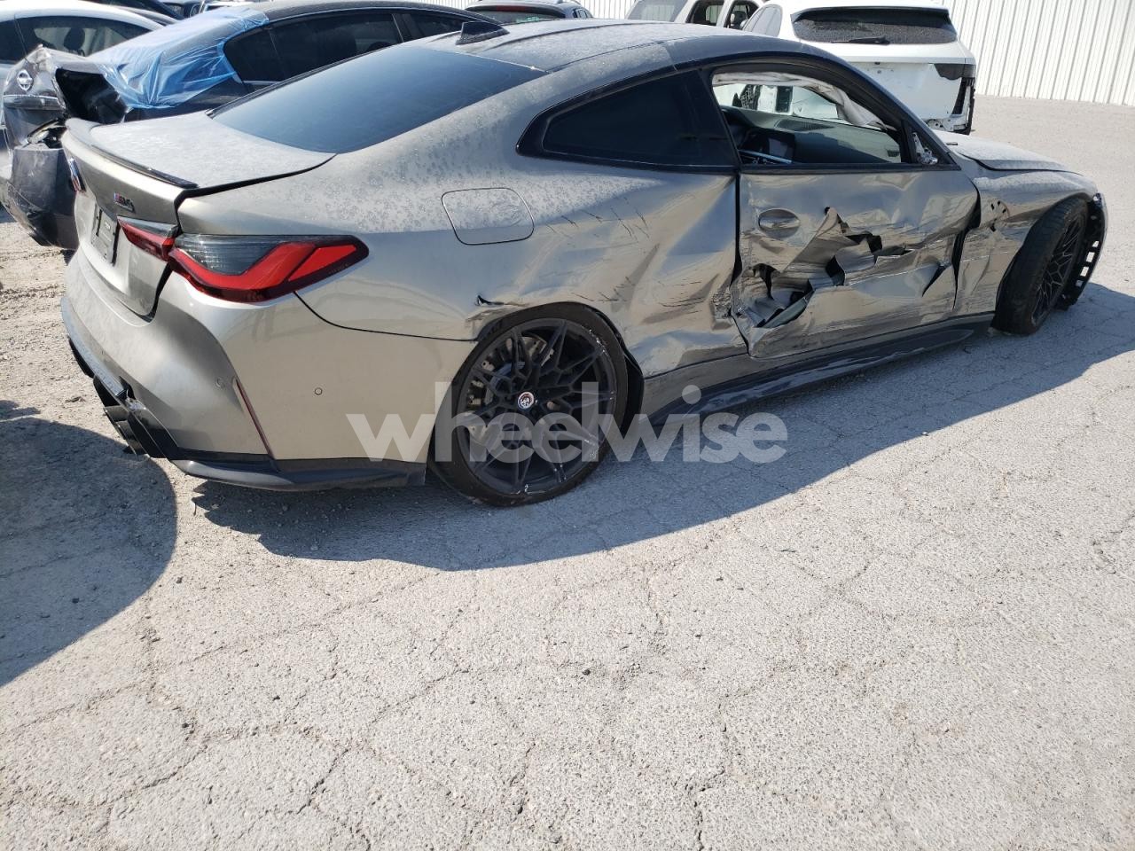 Photo 3 of 2022 BMW M4 COMPETITION (VIN WBS43AZ01NCK66403)