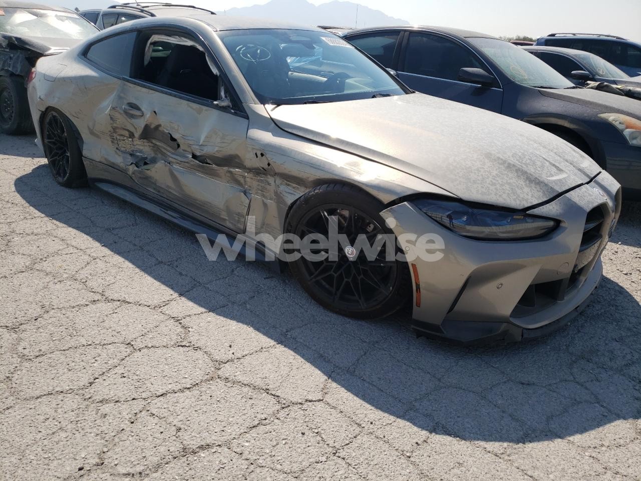 Photo 4 of 2022 BMW M4 COMPETITION (VIN WBS43AZ01NCK66403)