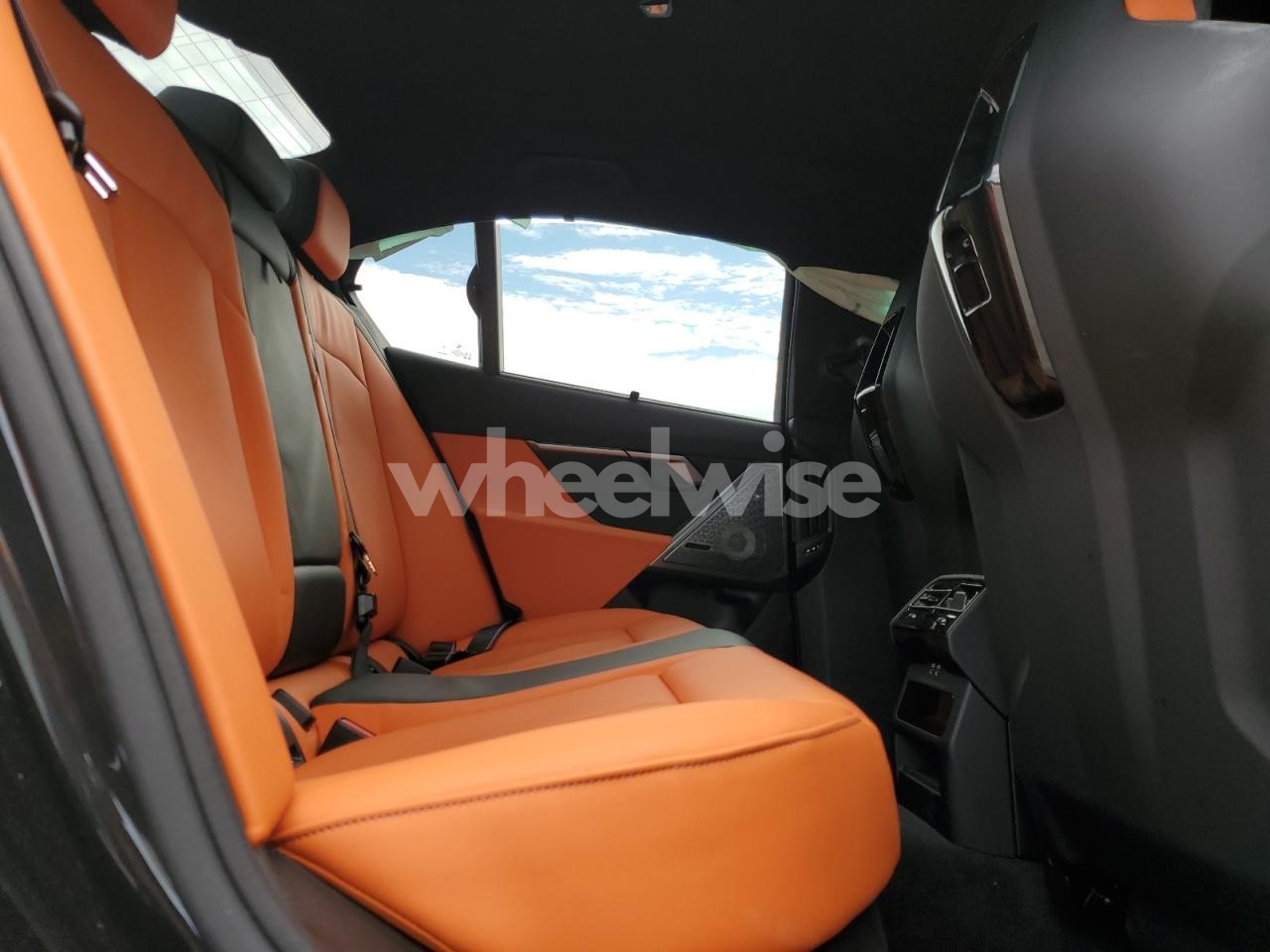 Photo 10 of 2026 BMW M5 (VIN WBS83FK02TCV79515)