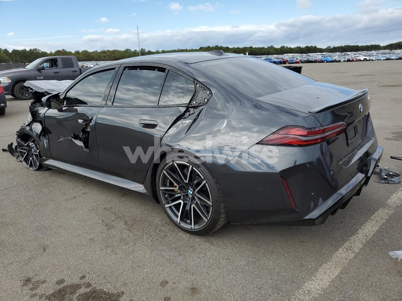 Photo 2 of 2026 BMW M5 (VIN WBS83FK02TCV79515)