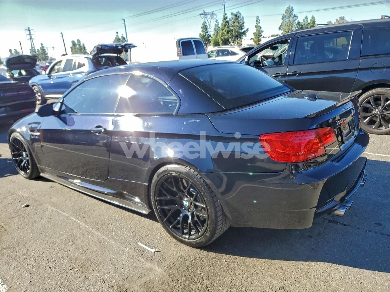 Photo 2 of 2011 BMW M3 (VIN WBSDX9C56BE784255)