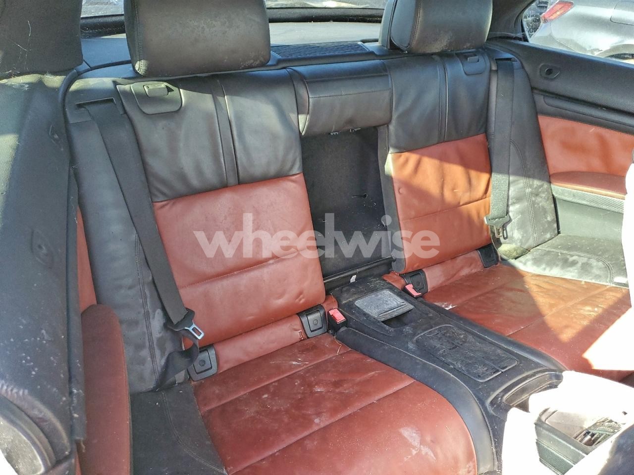 Photo 10 of 2011 BMW M3 (VIN WBSDX9C5XBE783965)