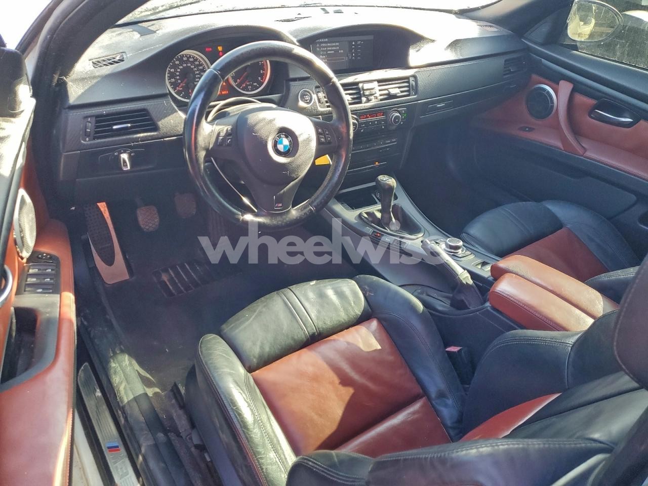 Photo 8 of 2011 BMW M3 (VIN WBSDX9C5XBE783965)