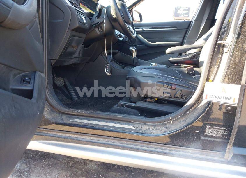 Photo 6 of 2017 Bmw X1 XDRIVE28I (VIN WBXHT3Z32H4A55987)