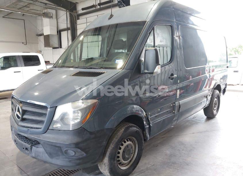 Photo 2 of 2018 Mercedes-benz Sprinter 2500 STANDARD ROOF V6 (VIN WD3PE7CD6JP632401)