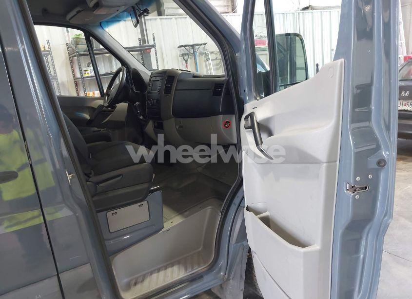 Photo 5 of 2018 Mercedes-benz Sprinter 2500 STANDARD ROOF V6 (VIN WD3PE7CD6JP632401)