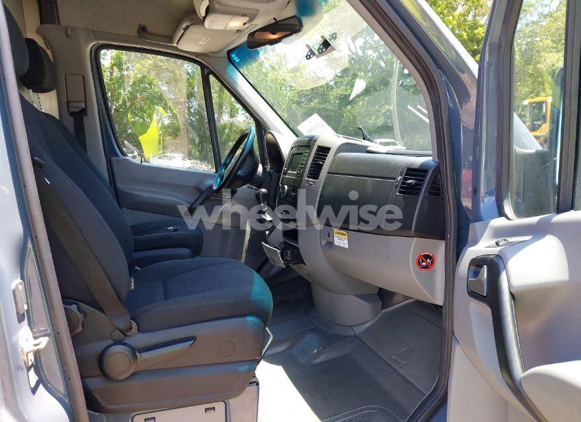 Photo 5 of 2018 Mercedes-benz Sprinter 2500 STANDARD ROOF V6 (VIN WD3PE7CD9JP640248)