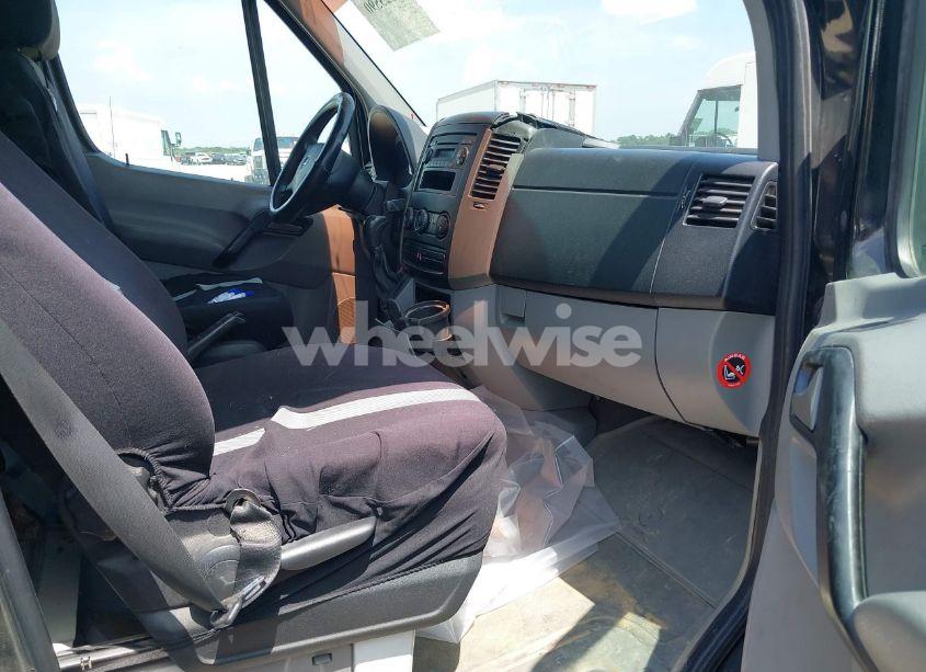 Photo 5 of 2010 Mercedes-benz Sprinter VAN 2500 HIGH ROOF (VIN WD3PE8CC0A5424068)