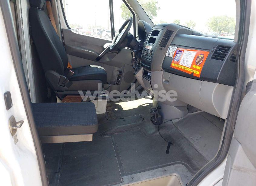 Photo 5 of 2015 Mercedes-benz Sprinter 2500 HIGH ROOF (VIN WD3PE8DB4FP127306)