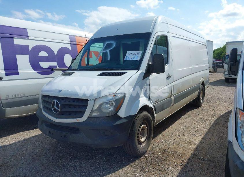 Photo 2 of 2015 Mercedes-benz Sprinter 2500 HIGH ROOF (VIN WD3PE8DB5FP125483)